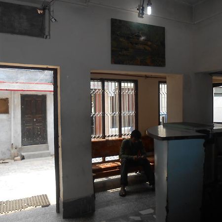 Gaurav Guest House Mathura Exterior photo